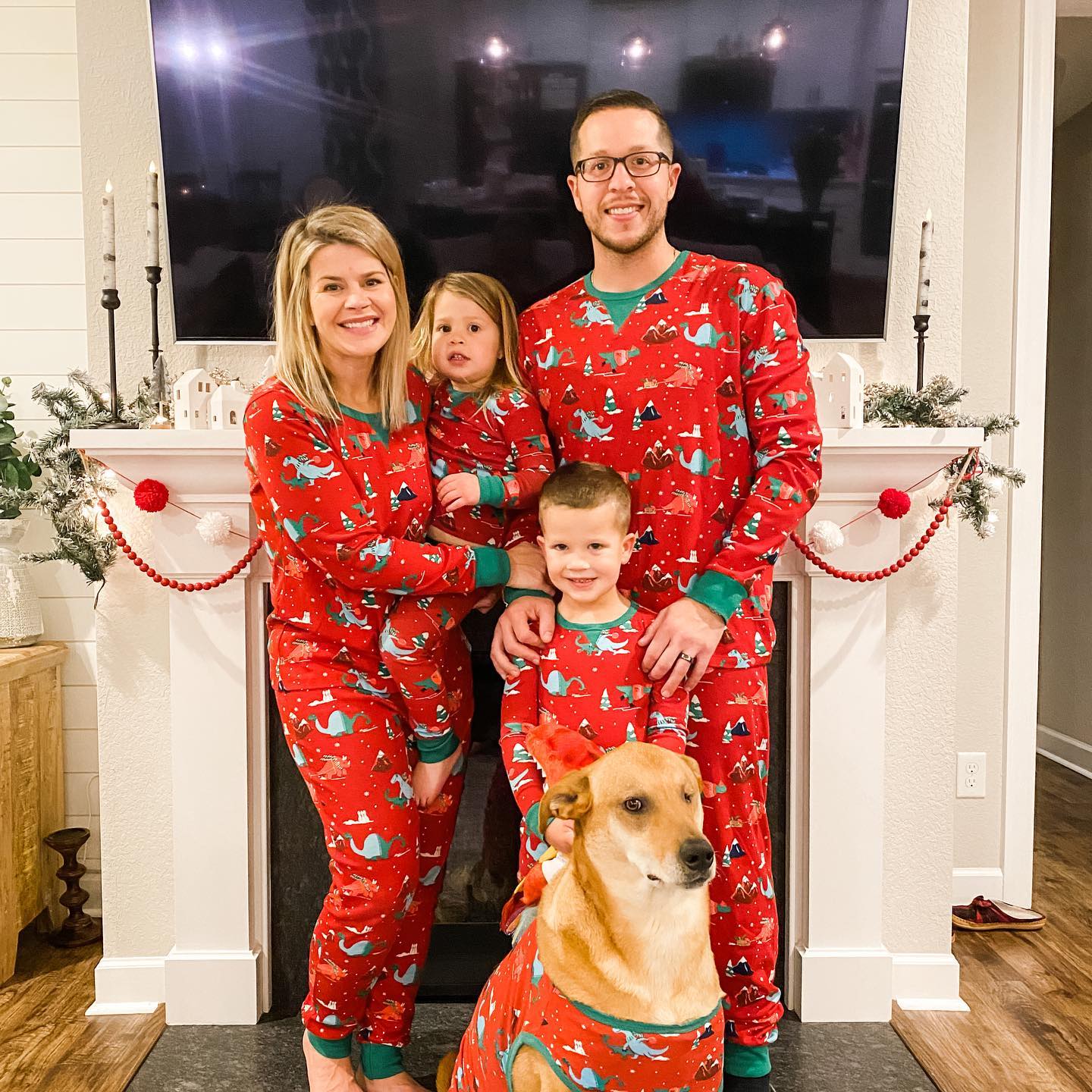 Red Cute Dinosaur  Pattern Family Matching Pajamas Sets - Xmaspajamas